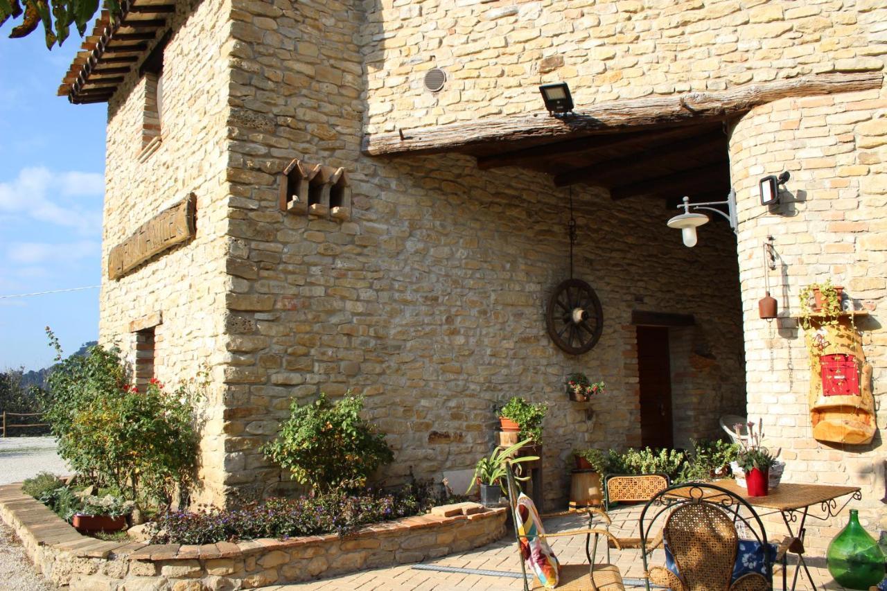 Casale Fontanile Bed&Breakfast Smerillo Esterno foto