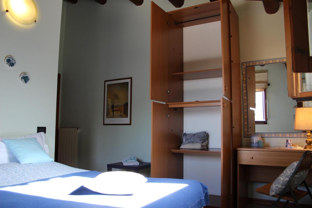 Casale Fontanile Bed&Breakfast Smerillo Esterno foto