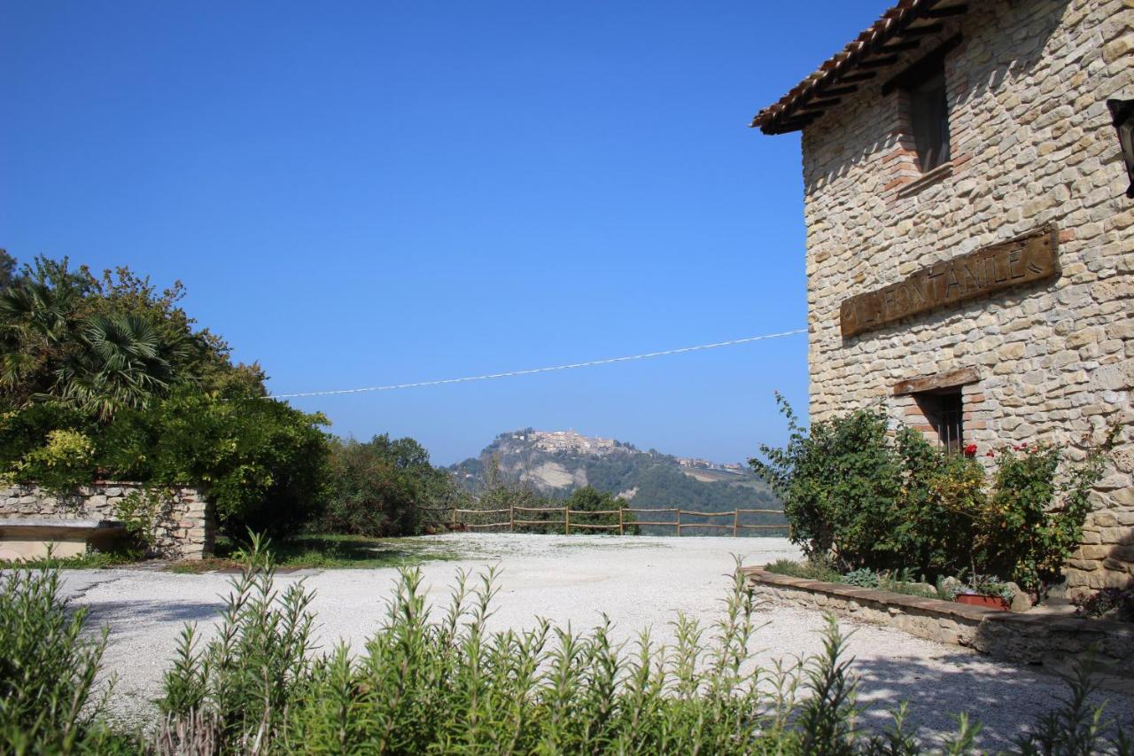 Casale Fontanile Bed&Breakfast Smerillo Esterno foto