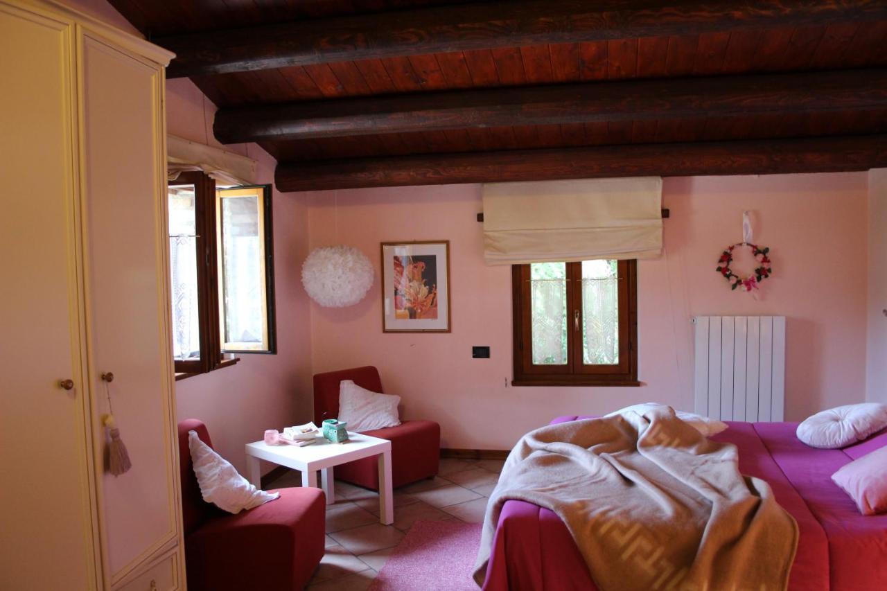 Casale Fontanile Bed&Breakfast Smerillo Esterno foto